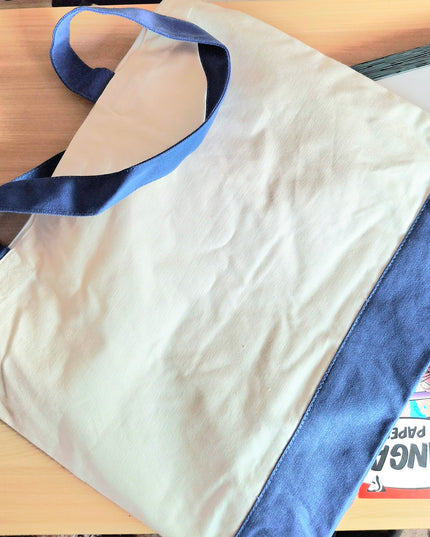 Large zipped tote bag - "In the Hood" by EST.L– 34 x 47 cm