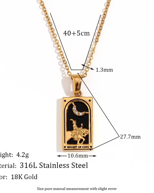 Collana con ciondolo a forma di tarocchi – Acciaio inossidabile e zirconi – Placcata oro 18 carati – Elegante e resistente gioiello da donna