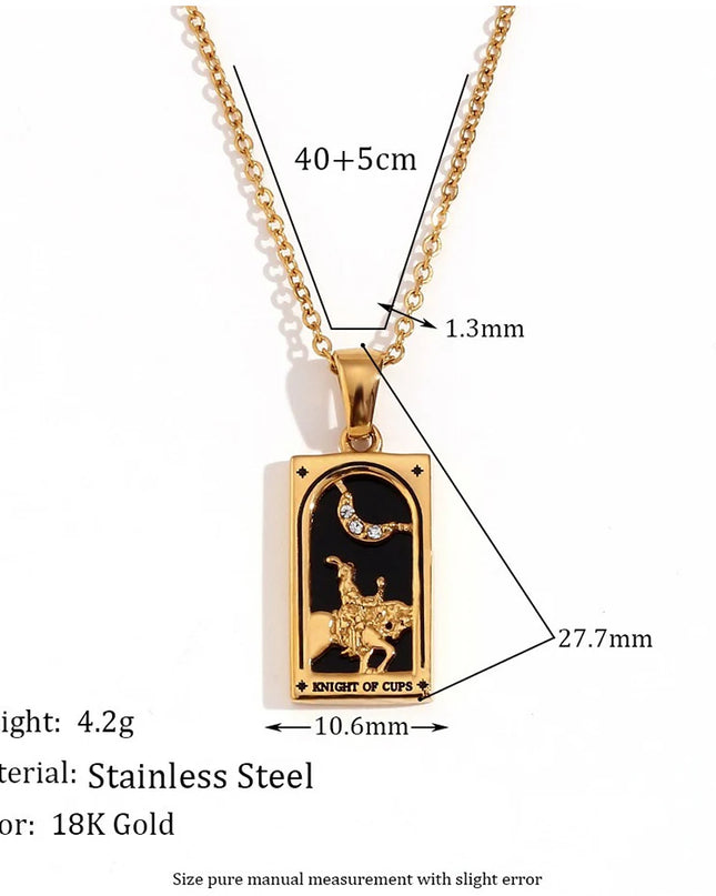 Collana con ciondolo a forma di tarocchi – Acciaio inossidabile e zirconi – Placcata oro 18 carati – Elegante e resistente gioiello da donna