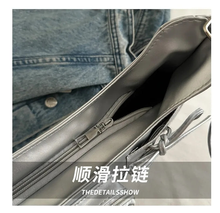 Sac à Bandoulière Y2K - Pratique et Stylé!